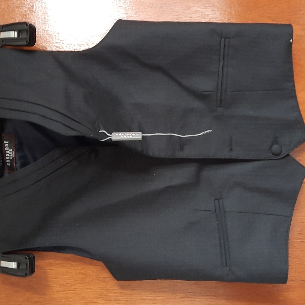 Nwot Bernardi boys suit vest size 10